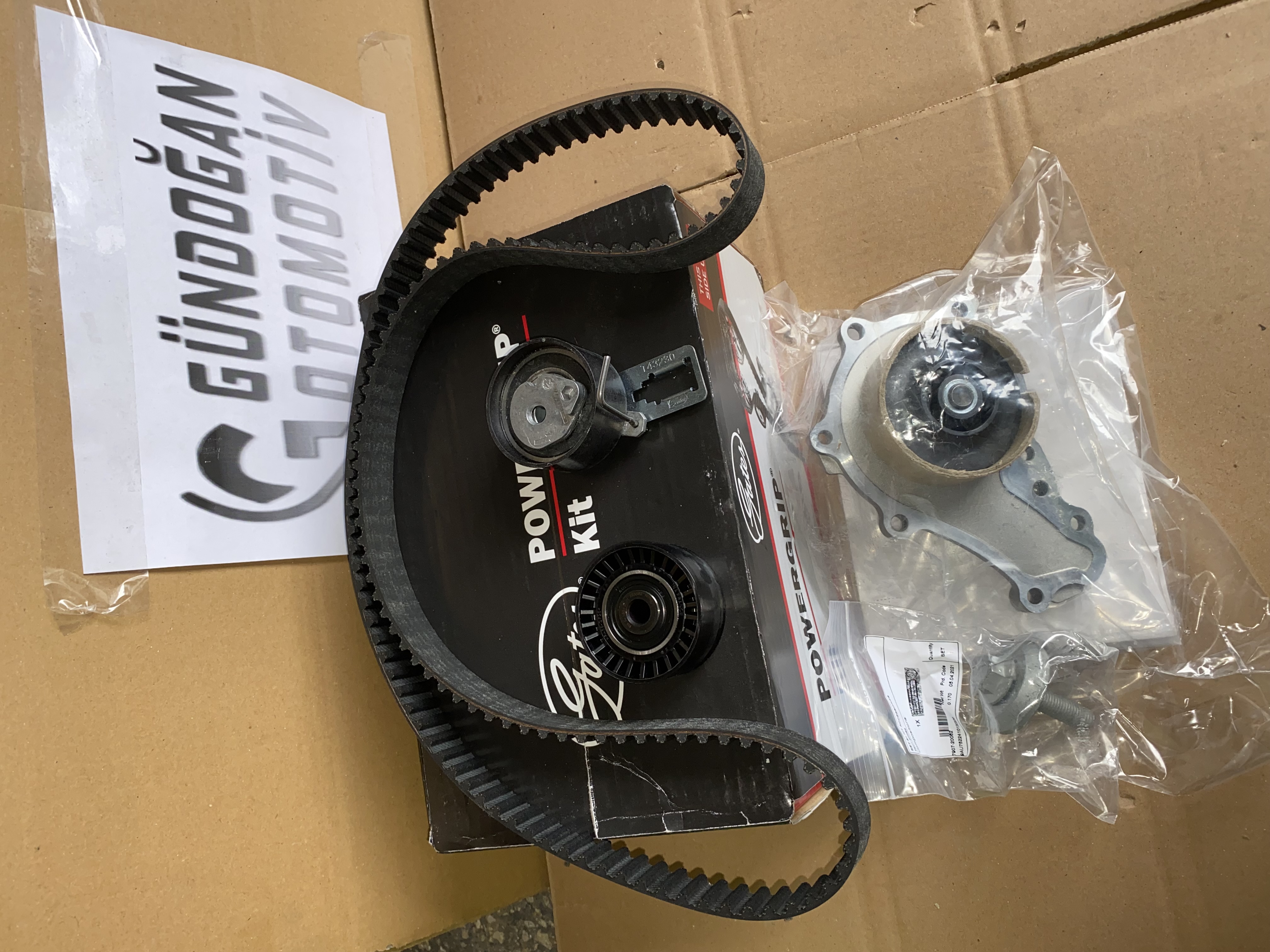 Peugeot 301 1.6 Hdi Dizel Euro 5 Triger Seti Ve Devirdaim Su Pompası Full Set Gates Marka KP15656XS