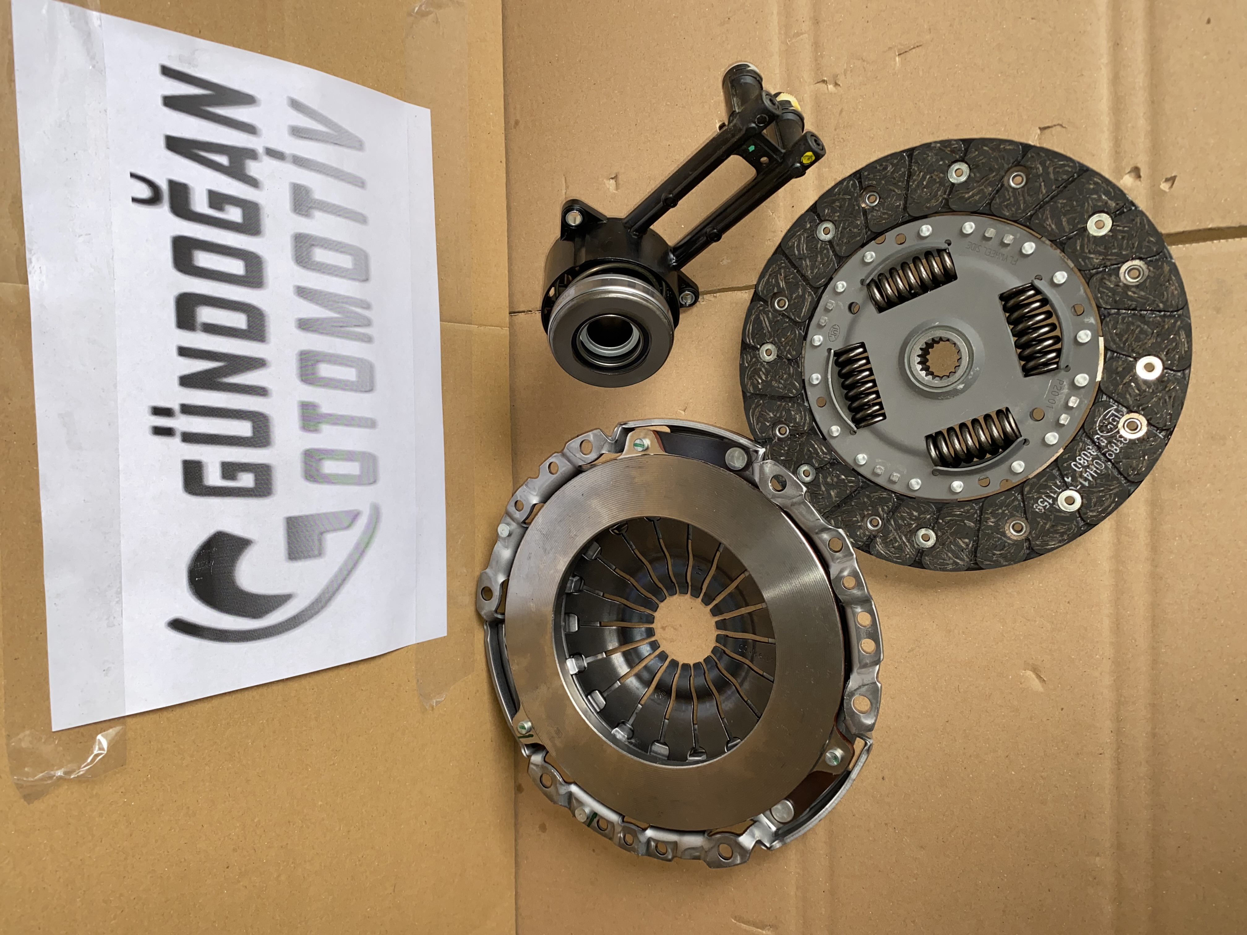 Bilyalı FOMOCO | FOM 8V217C623AA | FORD | DEBRIYAJ SET FIESTA CB1 08>12 VI FIESTA CCN 12>17 FIESTA V CBK 04>08 1.4IE RULMANLI 8V217C623AA, RM8V217C623AA, RM8V-217C623-AA, 1892415, 1789079, 46020510  8