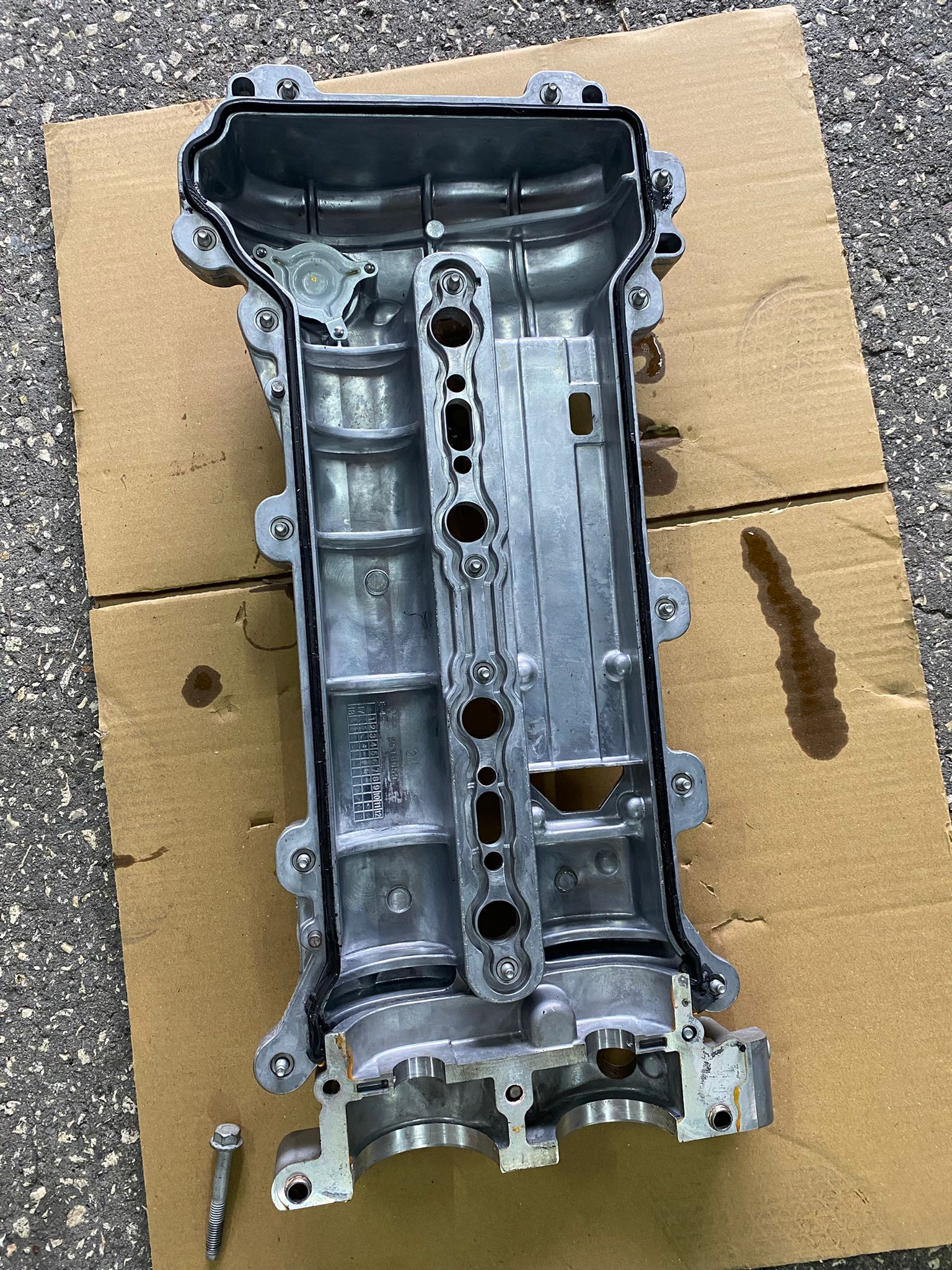 MOTOR ÜST KAPAĞI CAPTİVA CRUZE C140 2518659