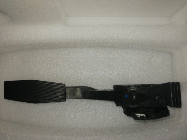 Opel İnsignia B Gaz Pedalı Otomatik Vites GM  84344894